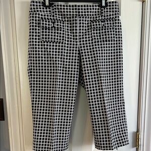 Ann Taylor Navy and White Geometric Print Capri Pants Size 6